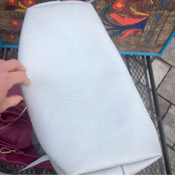 Free People large vegan faux leather reversible raspberry white tote shoulderbag - Picture 6 of 16